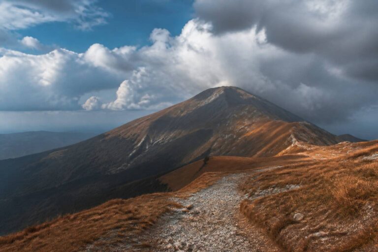Meteo Monte Catria: condizioni per trekking ed escursioni
